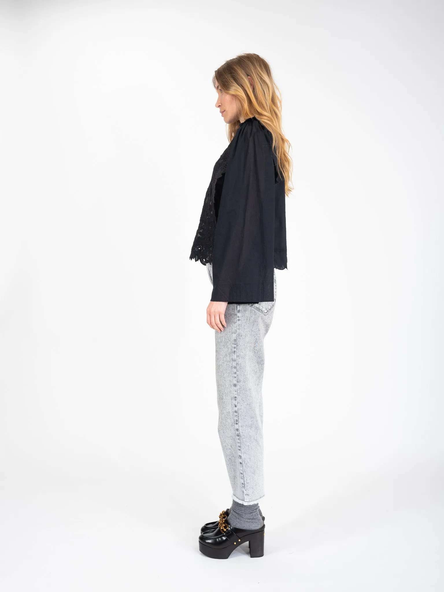 Blouse en dentelle noire HEART
