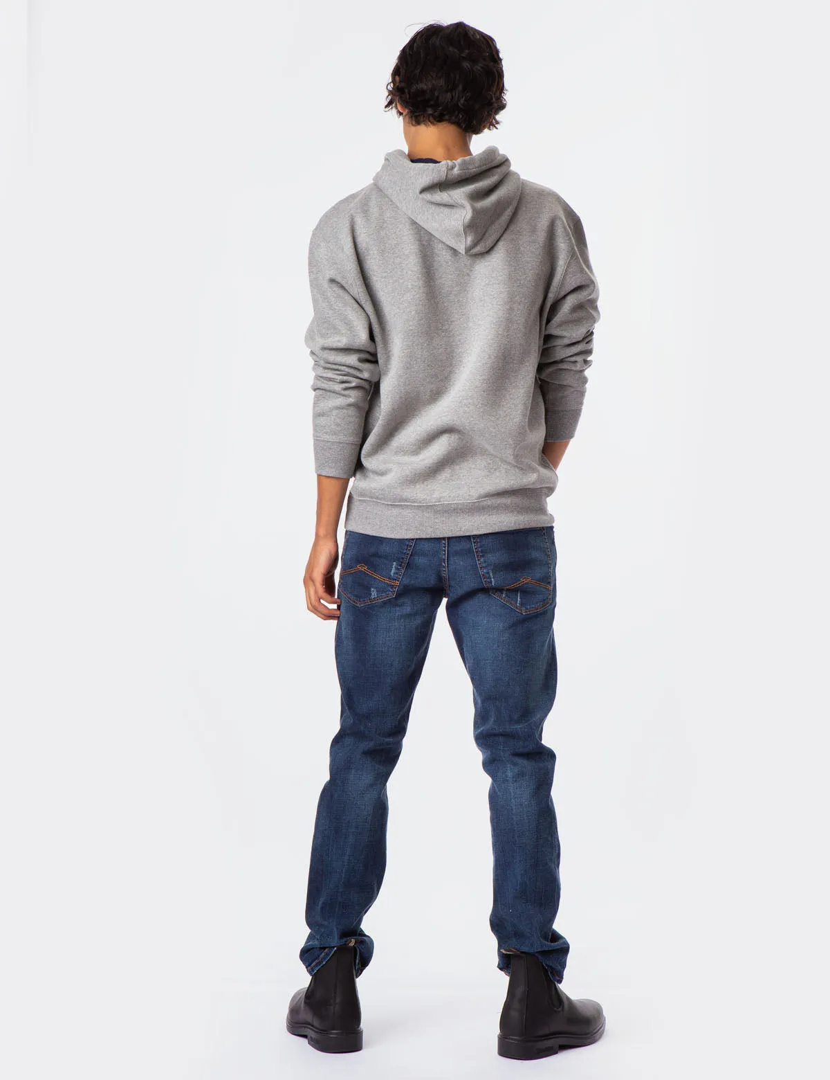 CLASSIC PULLOVER HOODIE