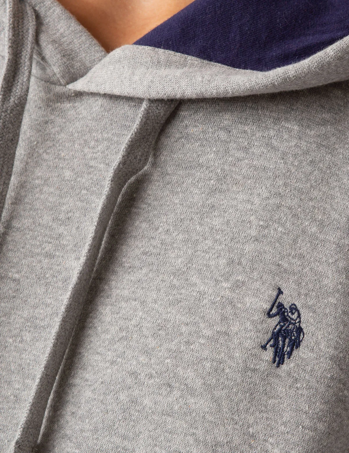 CLASSIC PULLOVER HOODIE