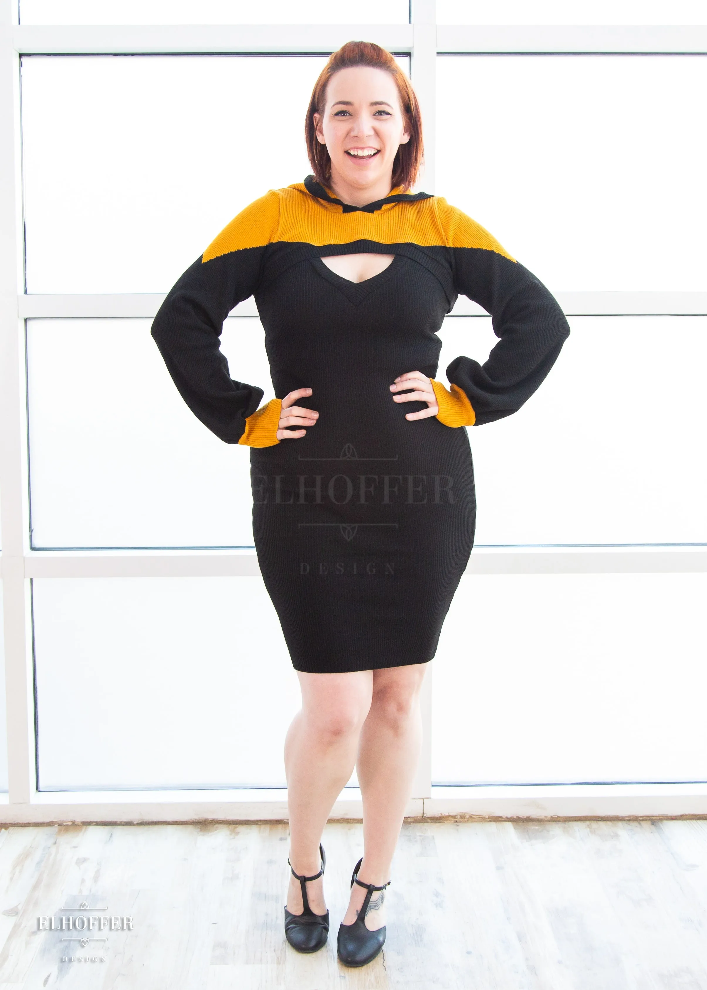 Interstellar Capricorn Crop Hoodie - Gold