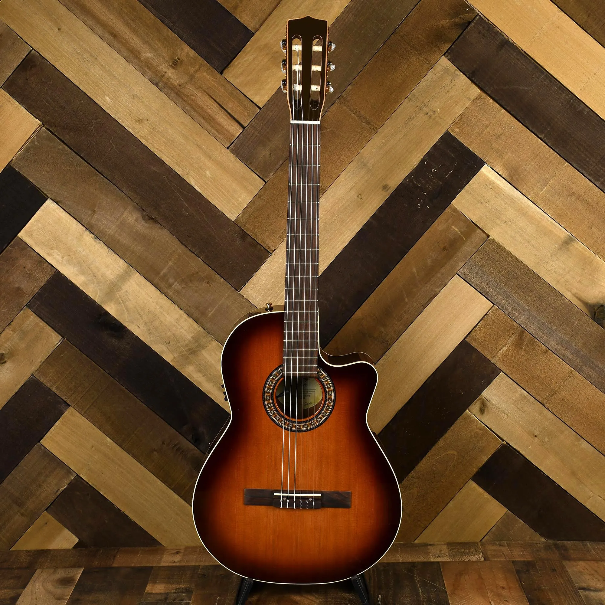 La Patrie Hybrid CW Classical - Light Burst With Case - Used