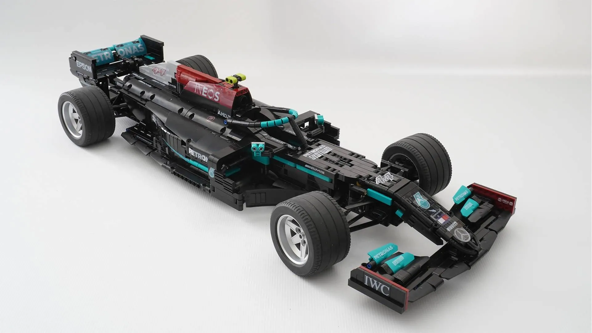 Mercedes Formula W12 Detailed Edition 1:8 Scale
